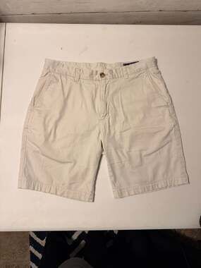 Vineyard Vines Men's 98% Cotton 2% Spandex Khaki Chino Shorts Size 32